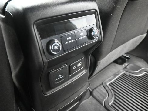 Used 2023 GMC Acadia SLE w/ Driver Convenience Package AWD/4WD image 16