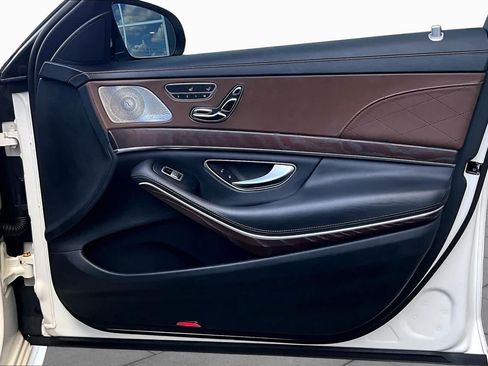Used 2020 Mercedes-Benz S 560 Sedan image 26