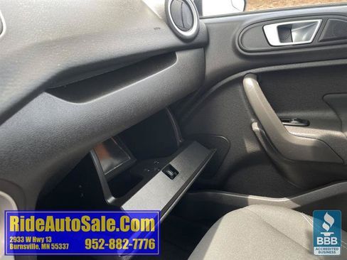 Used 2015 Ford Fiesta SE FWD image 34