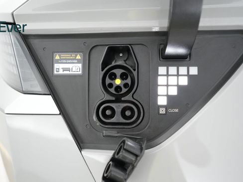 Used 2024 Hyundai Ioniq 5 SEL RWD image 10