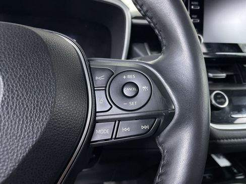 Used 2020 Toyota Corolla XSE image 29