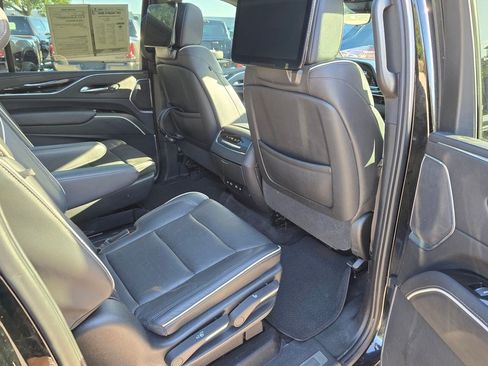 Used 2021 Cadillac Escalade ESV Sport w/ Driver Assist Tech Package AWD/4WD image 39