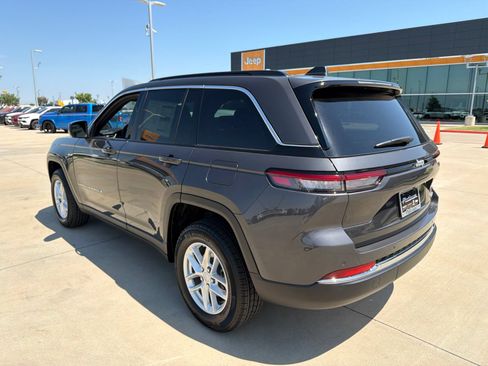 New 2026 Jeep Grand Cherokee Laredo w/ Trailer Tow Package RWD image 3