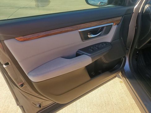 Used 2017 Honda CR-V EX image 29