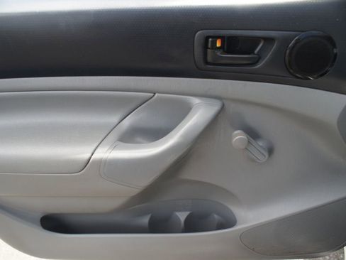 Used 2013 Toyota Tacoma 2WD Regular Cab image 17