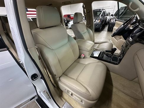 Used 2010 Lexus LX 570 4WD image 37
