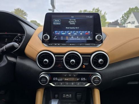 Used 2024 Nissan Sentra SV w/ SV Premium Package image 39