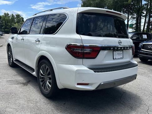 Used 2022 Nissan Armada Platinum w/ Captain's Chairs Package RWD image 5