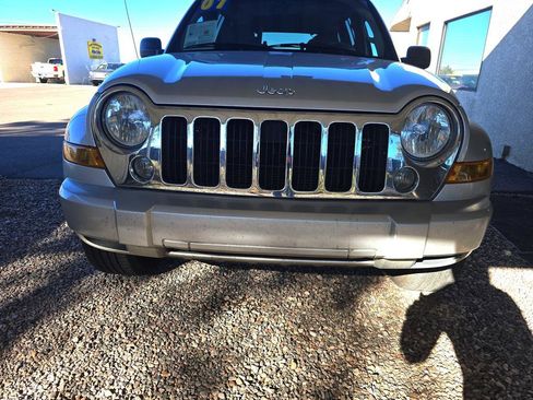 Used 2007 Jeep Liberty Limited image 29