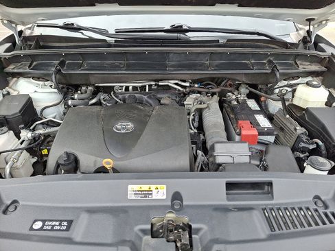 Used 2021 Toyota Highlander XLE image 31