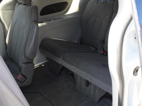 Used 2017 Chrysler Pacifica Touring Plus w/ Tire & Wheel Group image 47