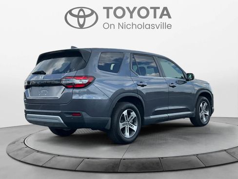 Used 2025 Honda Pilot EX-L image 5