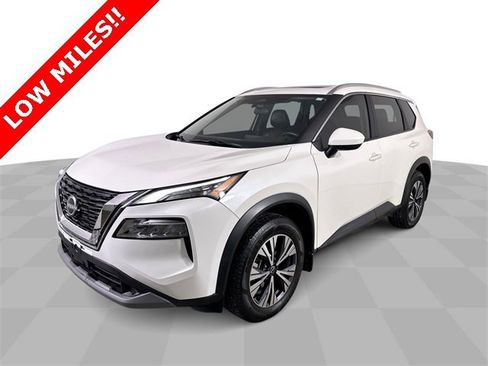 Used 2023 Nissan Rogue SV w/ SV Premium B Package image 4