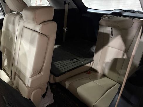 Used 2020 Toyota Highlander XLE image 29