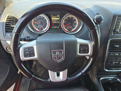 Used 2019 Dodge Grand Caravan GT FWD image 16