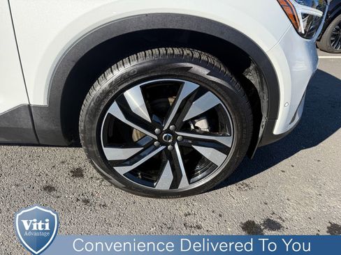 Used 2024 Volvo XC40 B5 Ultimate w/ Protection Package Premier image 15