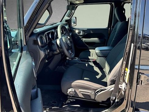 Used 2023 Jeep Gladiator Sport image 27