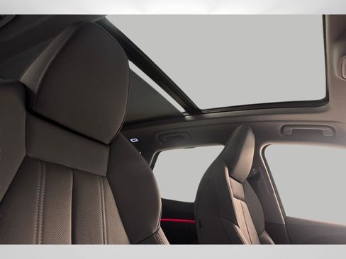 Certified 2025 Audi Q5 Premium Plus w/ Premium Plus image 17