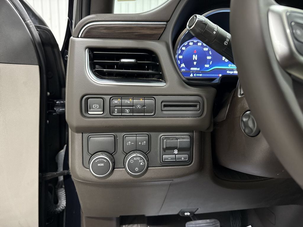 Used 2023 Chevrolet Tahoe LT w/ LT Signature Package RWD image 18