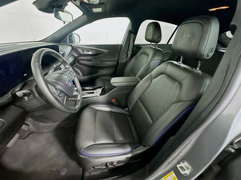 Used 2024 Buick Envista Sport Touring w/ Convenience I Package image 13