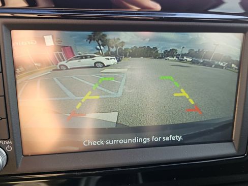 Used 2025 Nissan Kicks S image 9