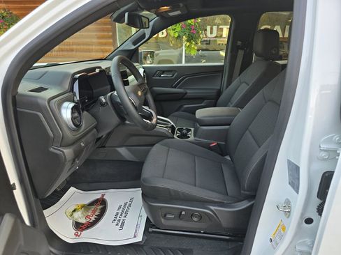 Used 2023 Chevrolet Colorado LT w/ LT Convenience Package II image 11