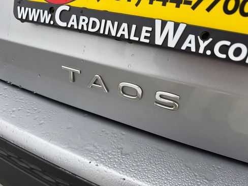 Used 2024 Volkswagen Taos SE FWD image 10