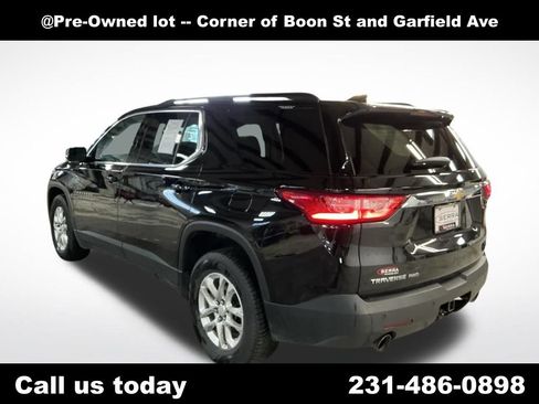 Used 2020 Chevrolet Traverse LT w/ Driver Confidence II Package AWD/4WD image 3