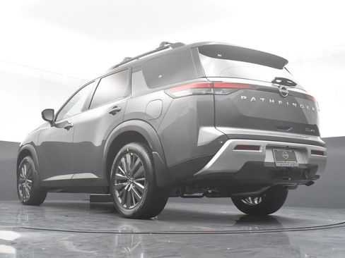Certified 2025 Nissan Pathfinder SL w/ SL Premium Package image 29