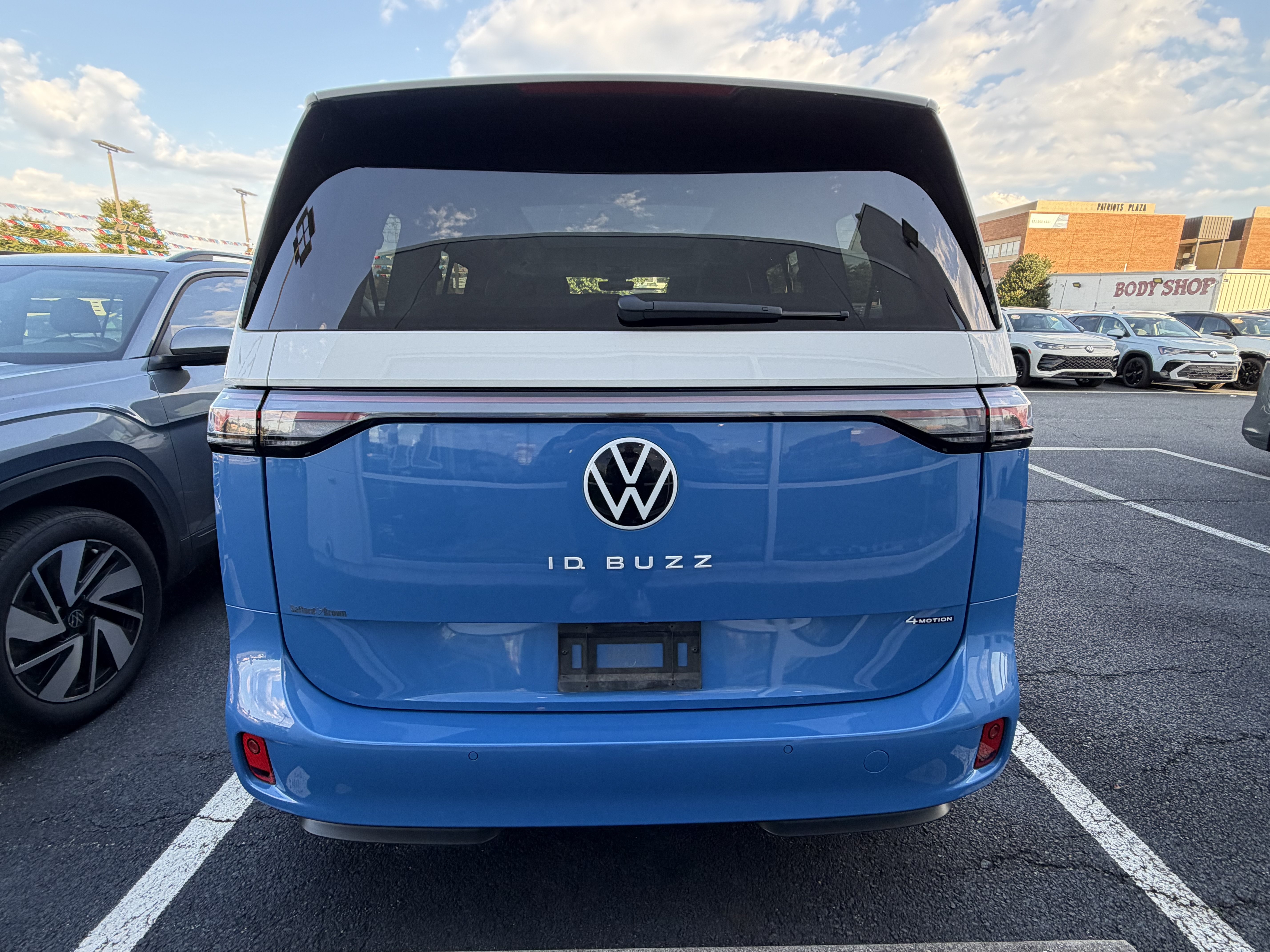 Used 2025 Volkswagen ID. Buzz 1st Edition AWD/4WD image 21