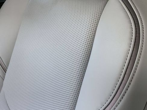 Used 2026 Toyota Prius XLE FWD image 10