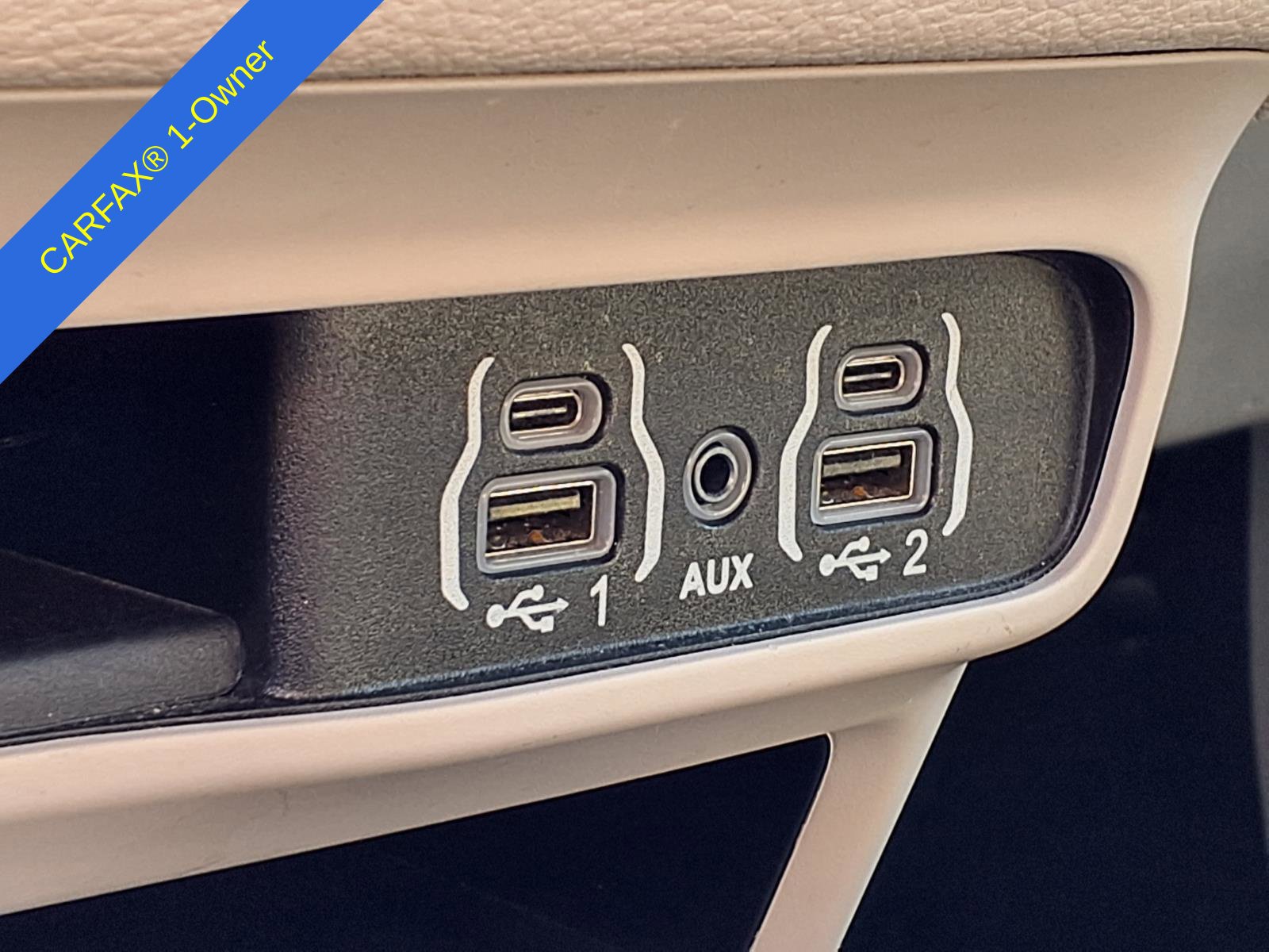 Used 2024 Chrysler Pacifica Limited FWD image 29