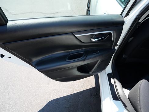 Used 2017 Nissan Altima 2.5 SV w/ Convenience Package FWD image 18