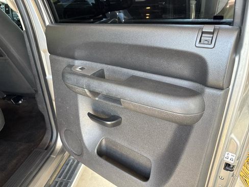 Used 2013 Chevrolet Silverado 1500 LT RWD image 17