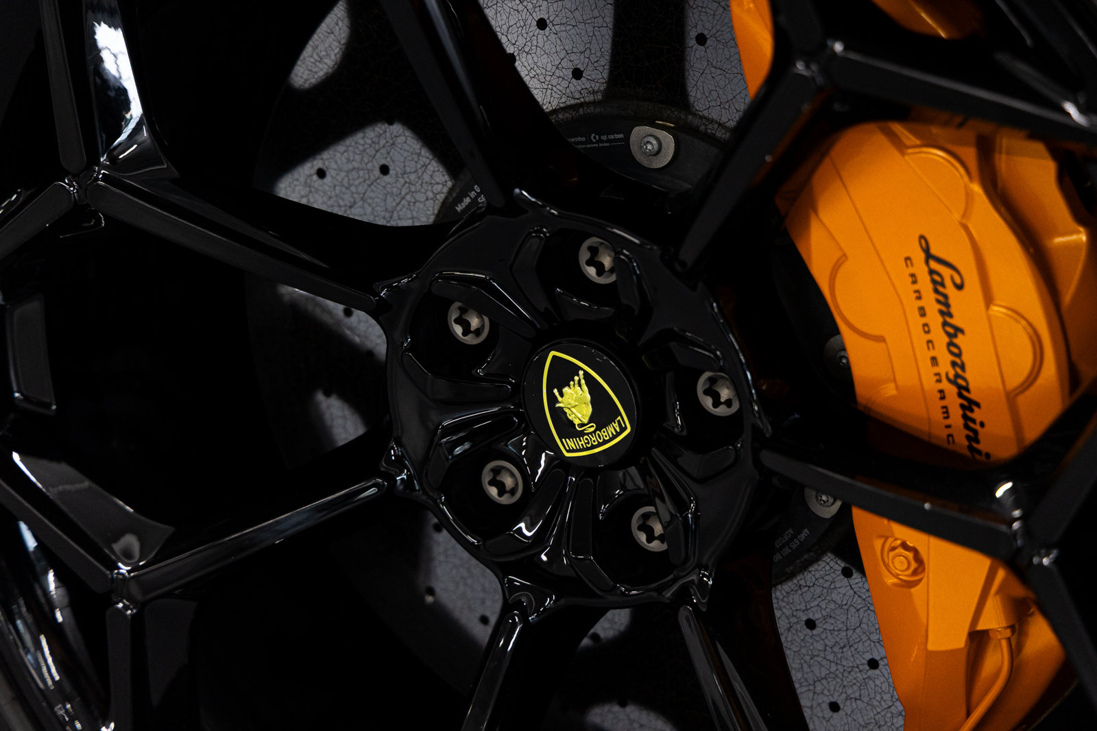 Used 2024 Lamborghini Urus Performante AWD/4WD image 19