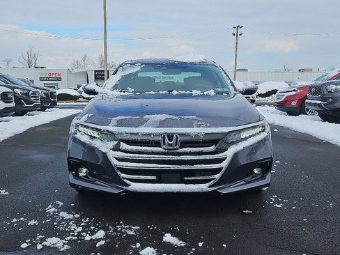Used 2021 Honda Accord Touring image 2