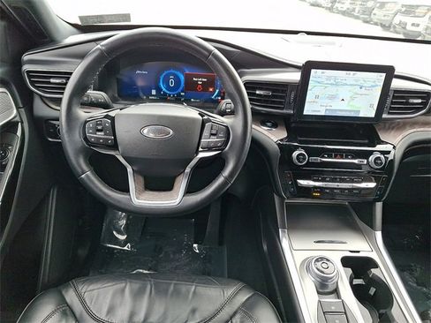 Certified 2023 Ford Explorer Platinum w/ Equipment Group 601A image 12
