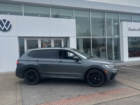 Used 2022 Volkswagen Tiguan SE R-Line image 4