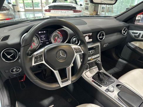 Used 2013 Mercedes-Benz SLK 250 image 3