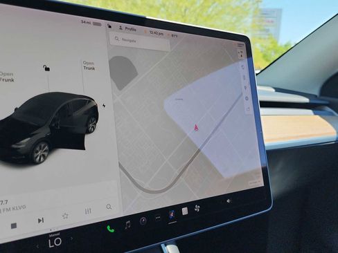Used 2020 Tesla Model Y Long Range AWD/4WD image 26