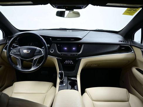 Used 2018 Cadillac XT5 FWD image 14