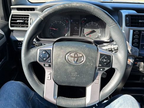 Used 2021 Toyota 4Runner SR5 AWD/4WD image 10