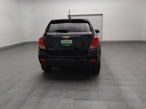 Used 2022 Chevrolet Trax LS w/ Tint and Cruise Package AWD/4WD image 7