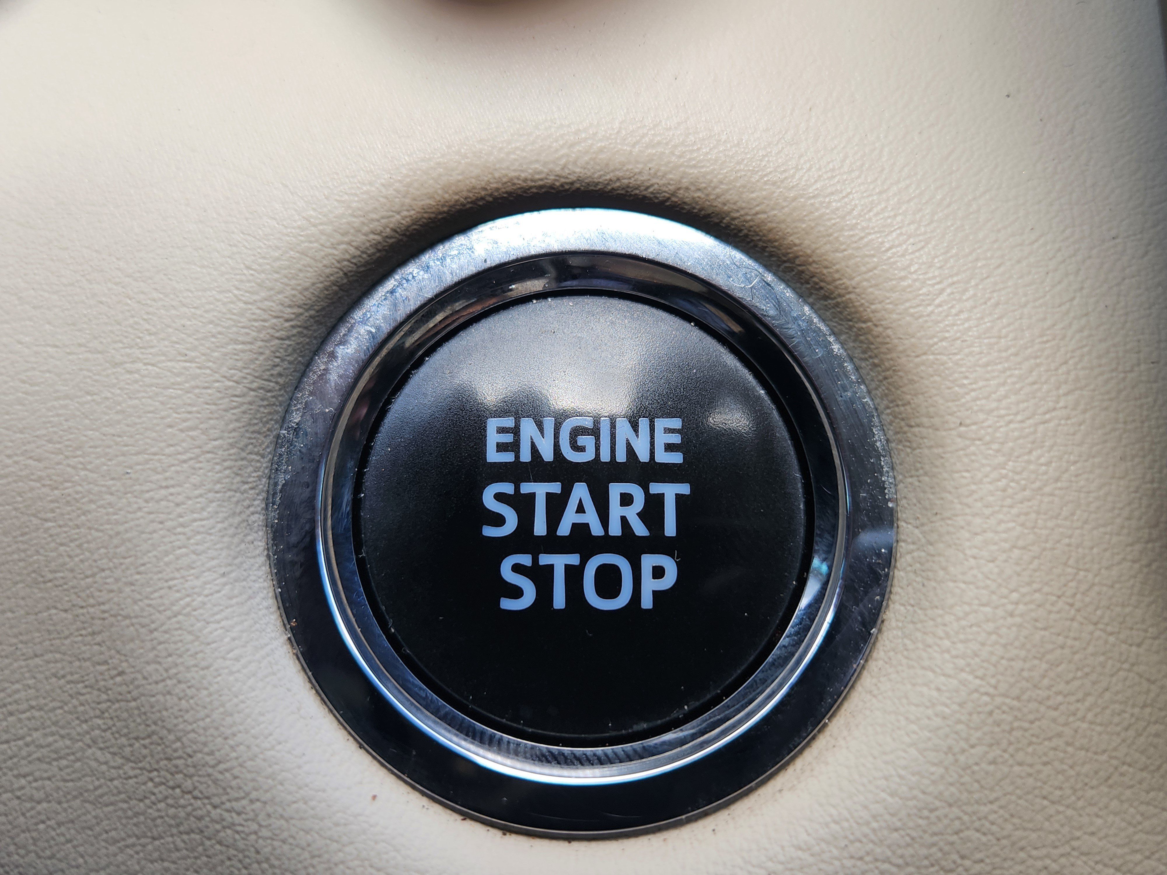 Used 2022 Toyota Highlander XLE FWD image 16