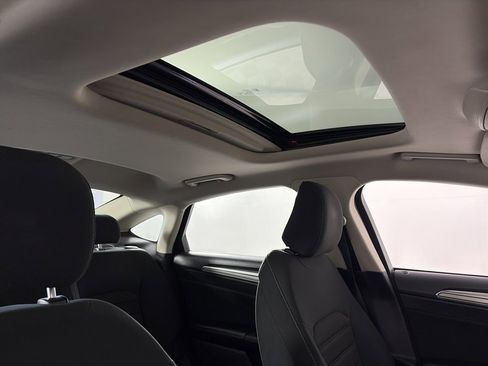 Certified 2020 Ford Fusion SE image 33