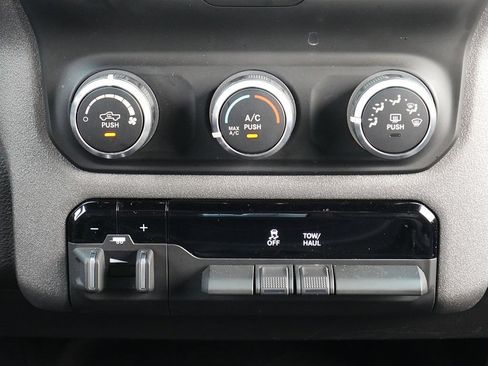 Used 2021 RAM 2500 Tradesman AWD/4WD image 22