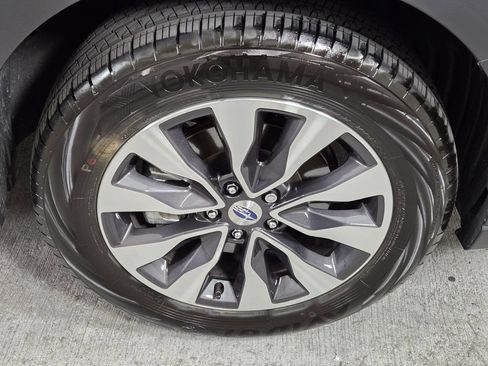 Certified 2025 Subaru Outback Limited AWD/4WD image 10