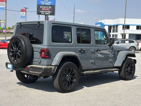 Used 2025 Jeep Wrangler Sahara w/ Safety Group image 24