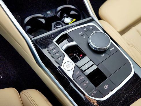 Used 2024 BMW 330e xDrive w/ Premium Package image 17