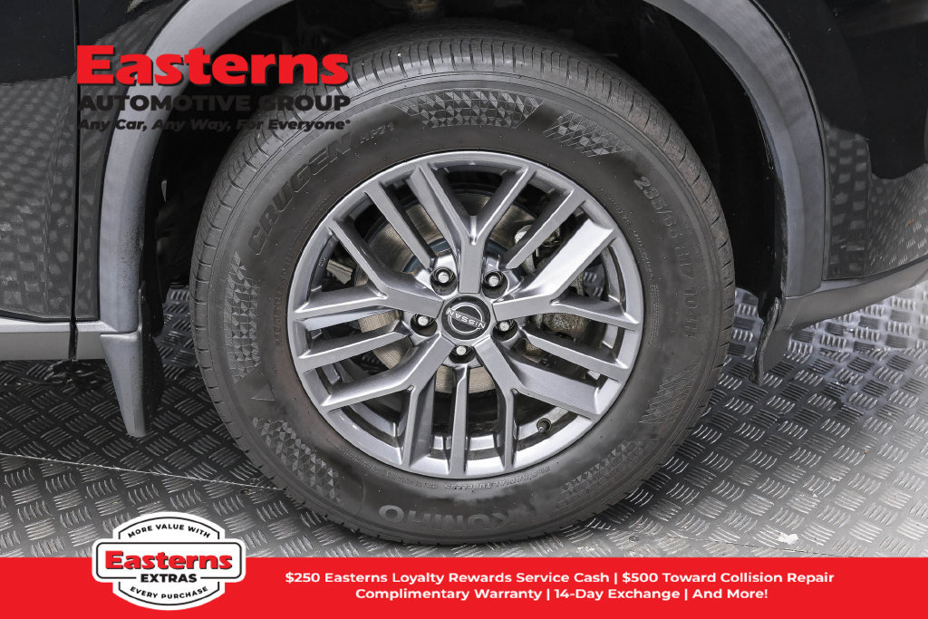 Used 2023 Nissan Rogue S AWD/4WD image 32